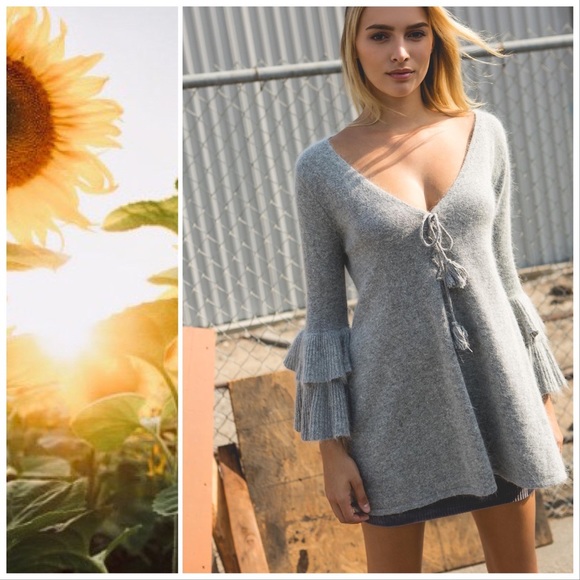 POL Rose Pink Tiered Bell Sleeve Tunic Sweater - Picture 6 of 9